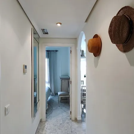 Playa Rocio Calm Beachfront Apartment- 2bdr Marbella