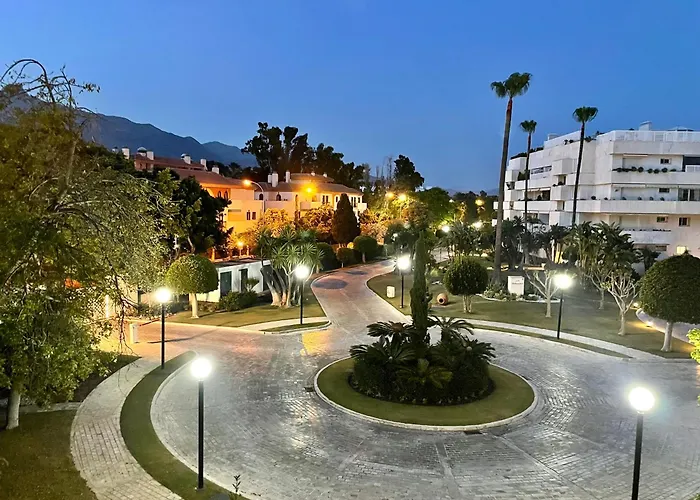 Playa Rocio Calm Beachfront Apartment- 2bdr Marbella