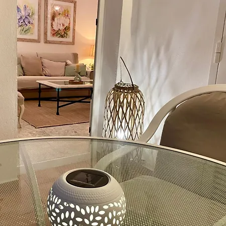 Playa Rocio Calm Beachfront Apartment- 2bdr Апартаменты *