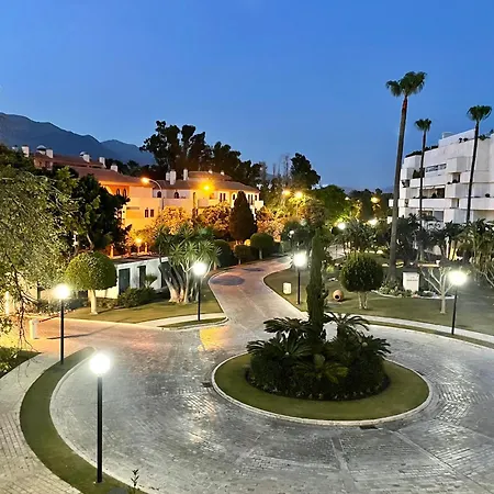 Playa Rocio Calm Beachfront Apartment- 2bdr Marbella