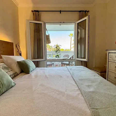 Lägenhet Playa Rocio Calm Beachfront Apartment- 2bdr Marbella