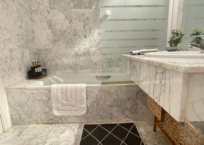 Playa Rocio Calm Beachfront Apartment- 2bdr Marbella