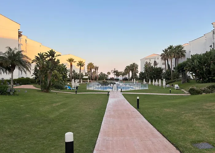 アパート Playa Rocio Calm Beachfront Apartment- 2bdr マルベーリャ
